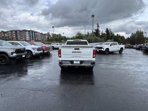 Summit White 2022 GMC Sierra 1500 SLE