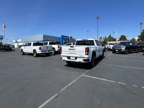 2023 GMC Sierra 1500 Elevation