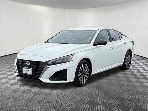 White 2025 Nissan Altima SV FWD