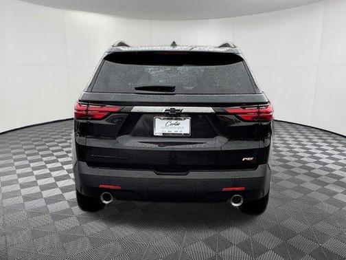Mosaic Black Metallic 2023 Chevrolet Traverse RS