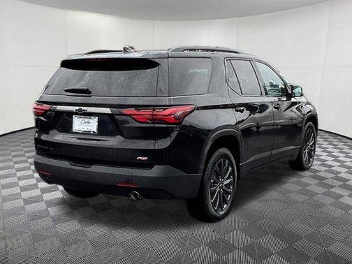 Mosaic Black Metallic 2023 Chevrolet Traverse RS