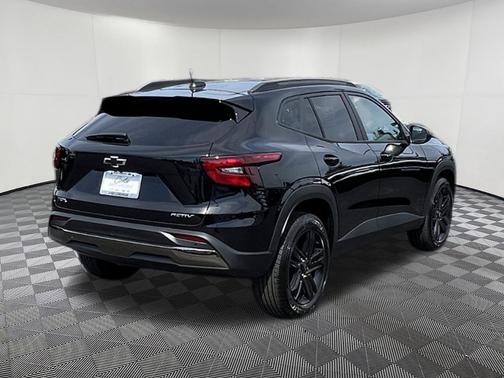 Mosaic Black Metallic 2026 Chevrolet Trax FWD ACTIV