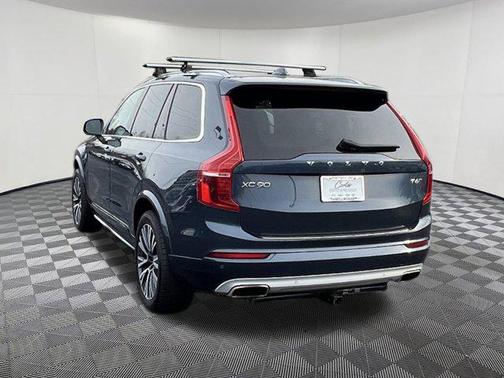 2020 Volvo XC90 T6 Momentum