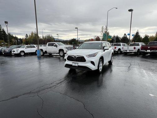 2022 Toyota Highlander L