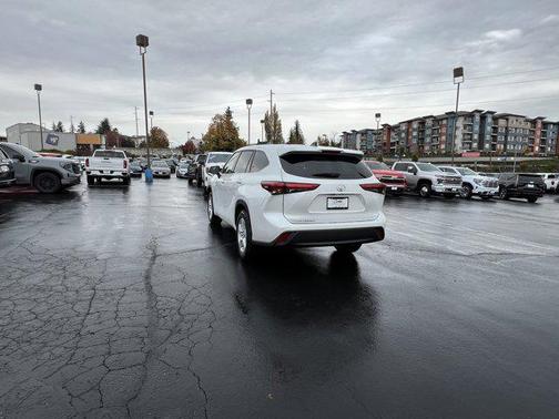 2022 Toyota Highlander L