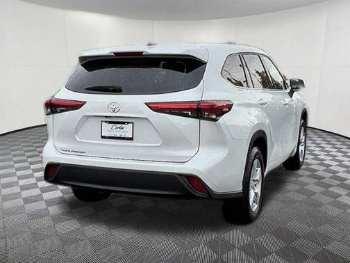 2022 Toyota Highlander L