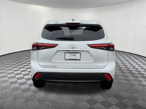 2022 Toyota Highlander L