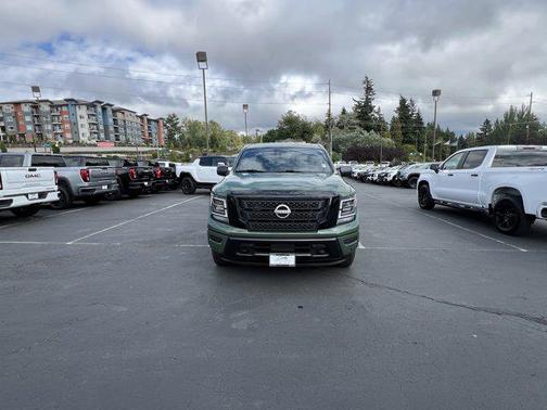2024 Nissan Titan SV