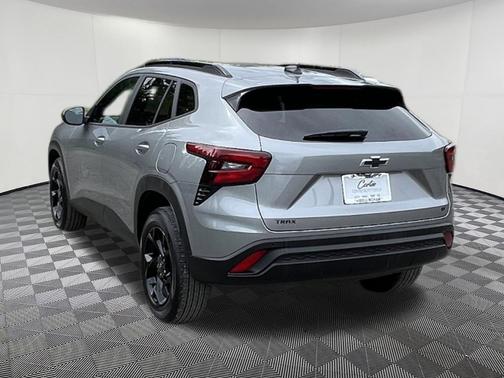 Sterling Gray Metallic 2026 Chevrolet Trax LT