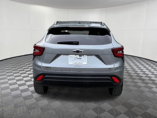 Sterling Gray Metallic 2026 Chevrolet Trax LT