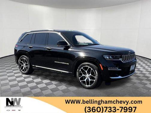 Diamond Black Crystal Pearlcoat 2023 Jeep Grand Cherokee Summit