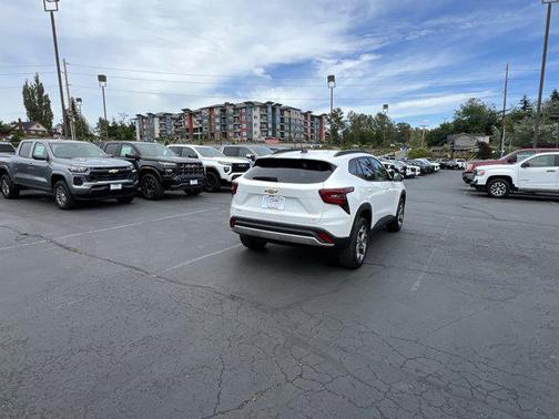 2025 Chevrolet Trax LT