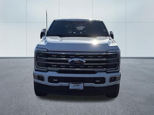 Star White Metallic Tri-Coat 2023 Ford F-350 Platinum