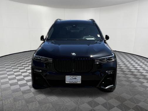 Black Sapphire Metallic 2022 BMW X7 xDrive40i