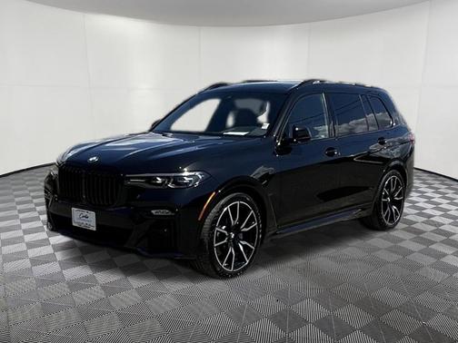 Black Sapphire Metallic 2022 BMW X7 xDrive40i