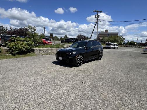 Black Sapphire Metallic 2022 BMW X7 xDrive40i