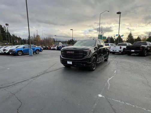 2025 GMC Sierra 1500 Elevation