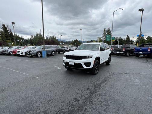 2024 Jeep Grand Cherokee Altitude