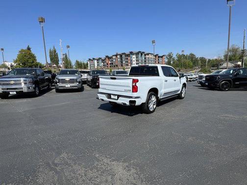 Polar White Tricoat 2026 Chevrolet Silverado 1500 High Country