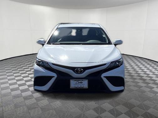 Ice Cap 2023 Toyota Camry SE