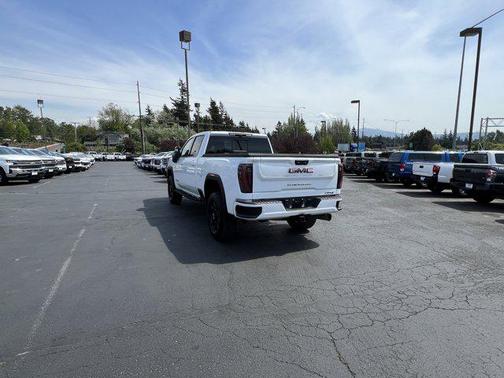 Summit White 2024 GMC Sierra 3500 AT4