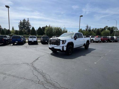 Summit White 2024 GMC Sierra 3500 AT4