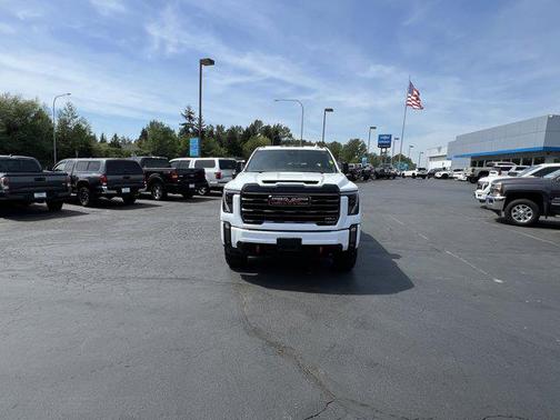 Summit White 2024 GMC Sierra 3500 AT4