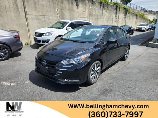 Super Black 2024 Nissan Versa 1.6 SV