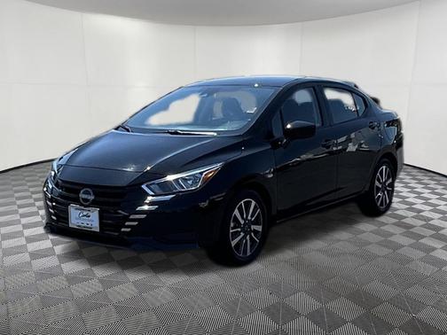 Super Black 2024 Nissan Versa 1.6 SV