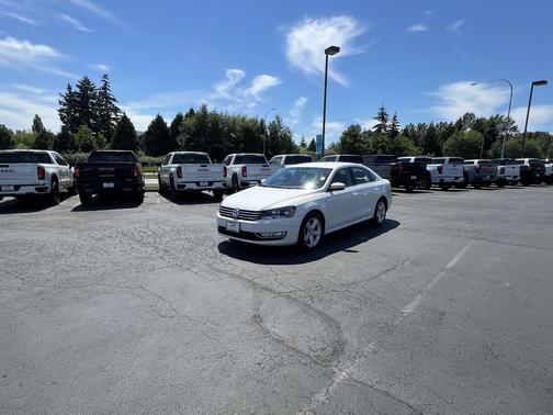 Candy White 2015 Volkswagen Passat 1.8T Limited Edition
