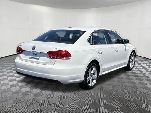 Candy White 2015 Volkswagen Passat 1.8T Limited Edition