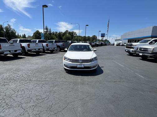 Candy White 2015 Volkswagen Passat 1.8T Limited Edition