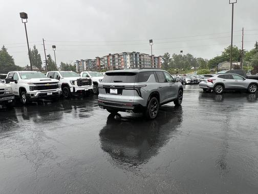 Sterling Gray Metallic 2026 Chevrolet Traverse RS