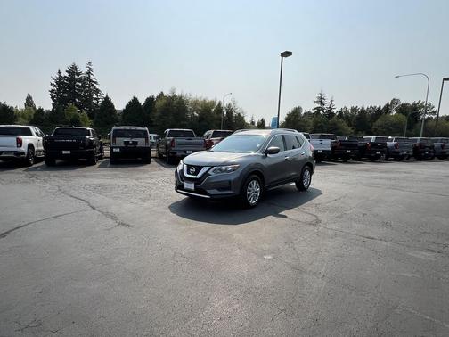 Gun Metallic 2017 Nissan Rogue SV
