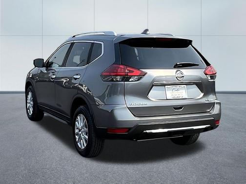 Gun Metallic 2017 Nissan Rogue SV