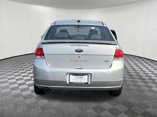 Brilliant Silver Clearcoat Metallic 2009 Ford Focus SES