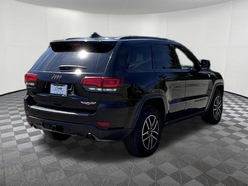 Diamond Black Crystal Pearlcoat 2021 Jeep Grand Cherokee Trailhawk