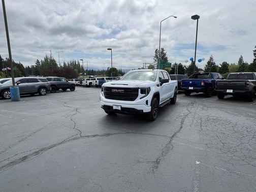 2025 GMC Sierra 1500 Elevation