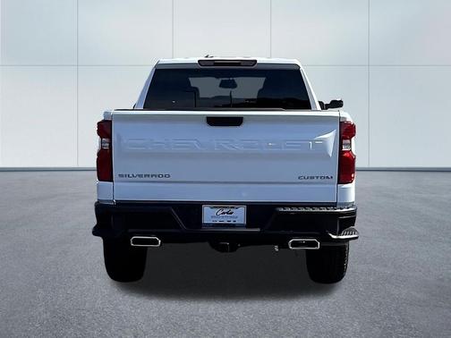 Summit White 2026 Chevrolet Silverado 1500 Custom Trail Boss