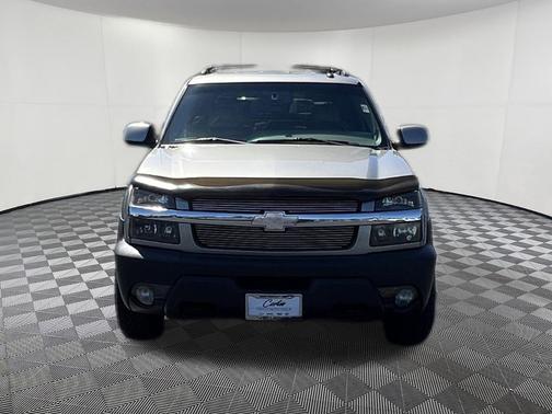Gold 2003 Chevrolet Avalanche 2500