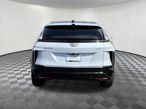 Vibrant White Tricoat 2026 Cadillac LYRIQ Signature Luxury