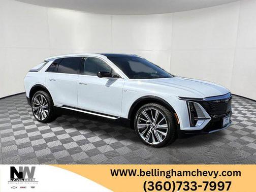 Vibrant White Tricoat 2026 Cadillac LYRIQ Signature Luxury
