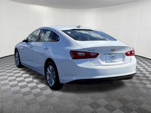 Summit White 2023 Chevrolet Malibu 1LT