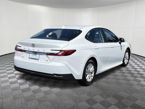 Ice 2025 Toyota Camry LE