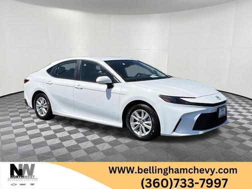 Ice 2025 Toyota Camry LE