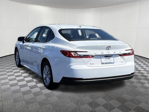 Ice 2025 Toyota Camry LE