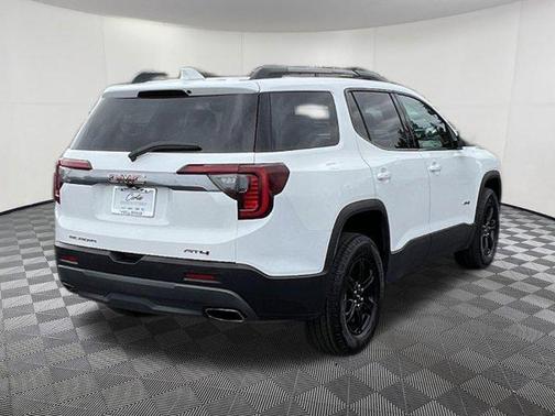 Summit White 2023 GMC Acadia AT4