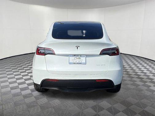 2022 Tesla Model Y Long Range Dual Motor All-Wheel Drive