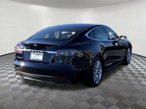 2015 Tesla Model S 85D