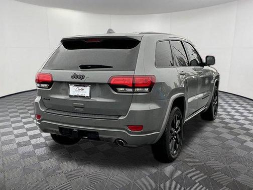 2022 Jeep Grand Cherokee Laredo